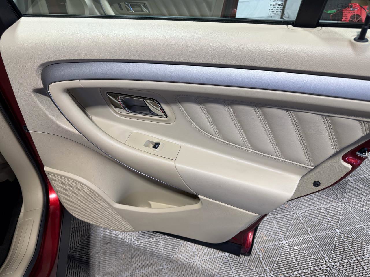 Used 2015 Ford Taurus SEL w/ Equipment Group 201A AWD/4WD image 16