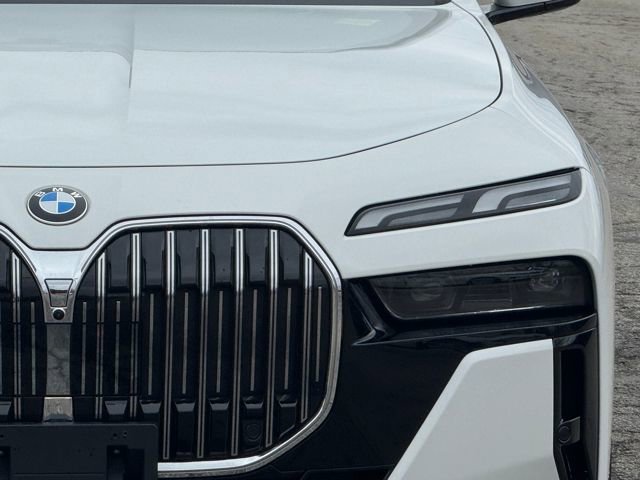 Certified 2025 BMW 740i xDrive image 12