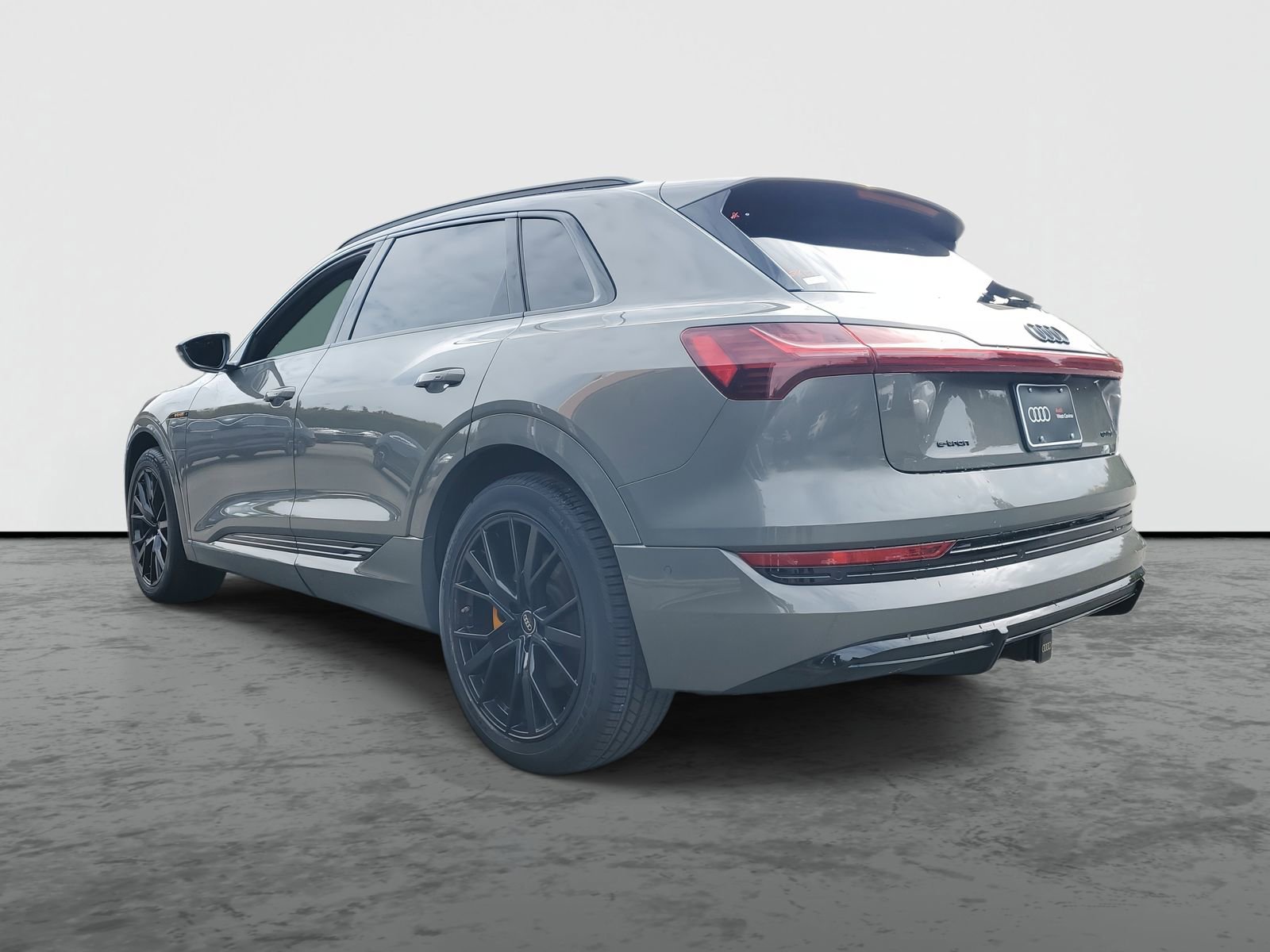 Used 2022 Audi e-tron Chronos image 3