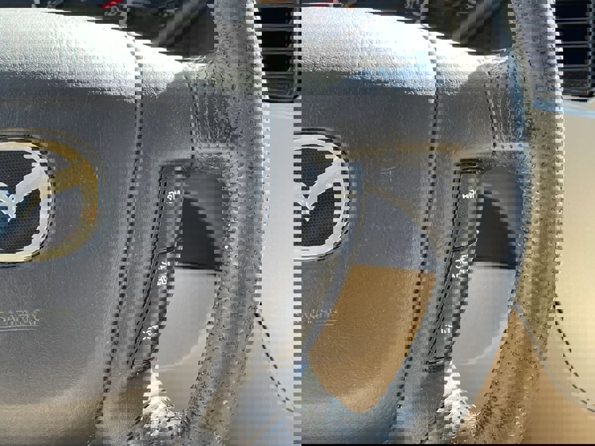 Used 2003 MAZDA Tribute ES image 29