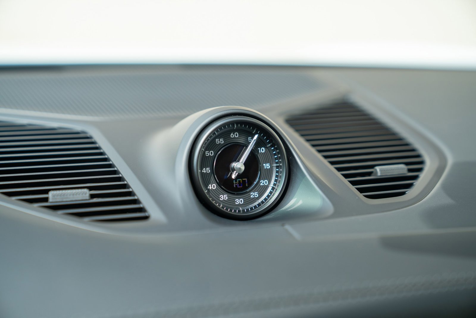 Used 2025 Porsche Cayenne image 15