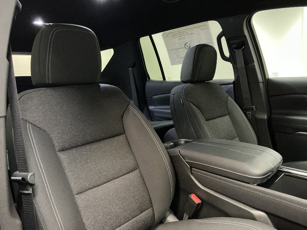 New 2026 Chevrolet Traverse LT w/ LPO, Floor Liner Package FWD image 34