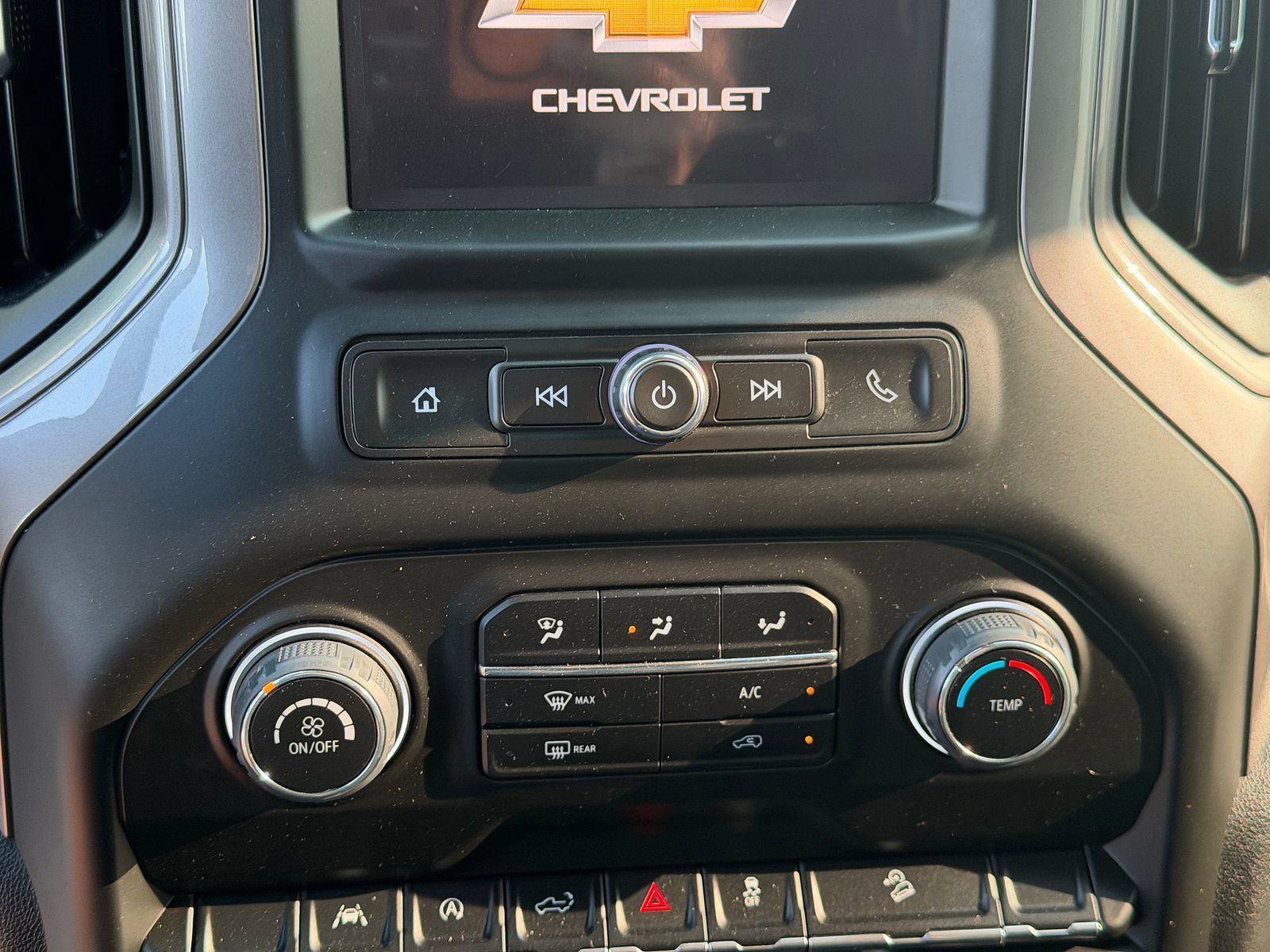 Used 2024 Chevrolet Silverado 1500 Custom Trail Boss w/ LPO, Dark Essentials Package image 8