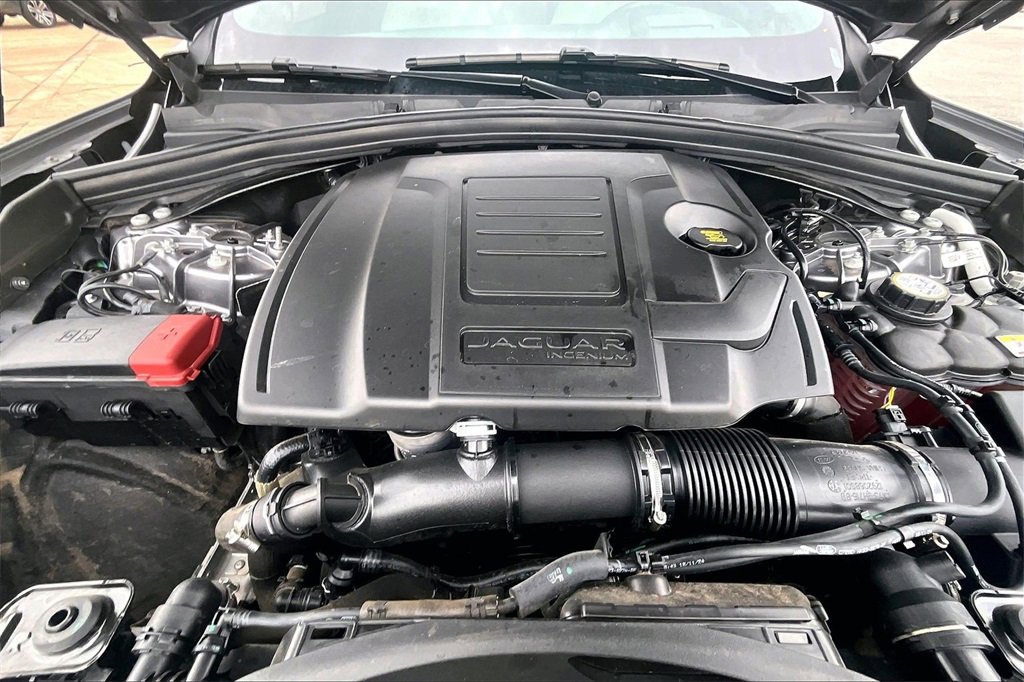 Used 2026 Jaguar F-PACE R-Dynamic S image 9