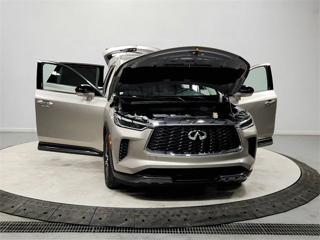 Used 2025 INFINITI QX60 Sensory image 10