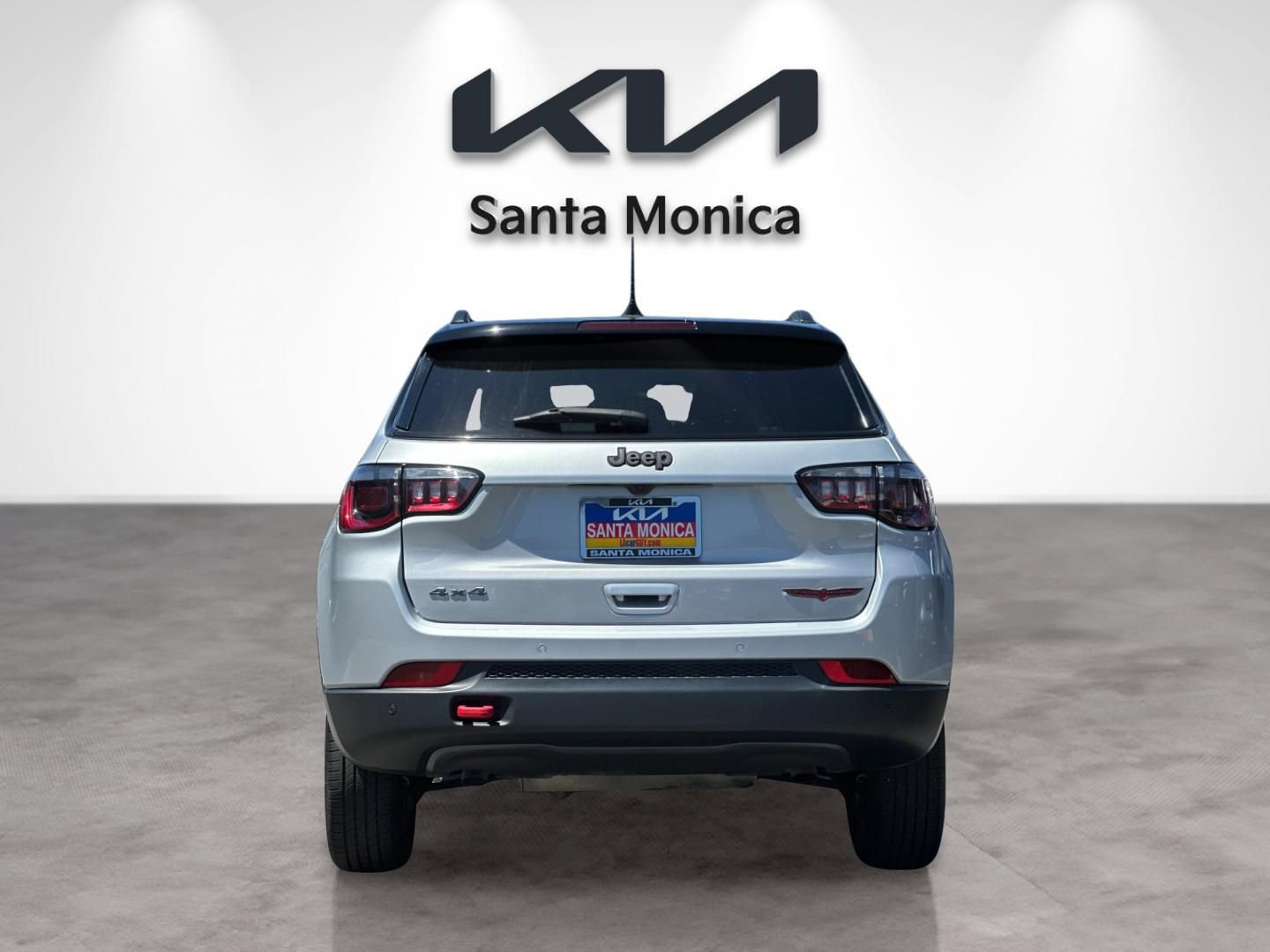 Used 2024 Jeep Compass Trailhawk AWD/4WD image 5