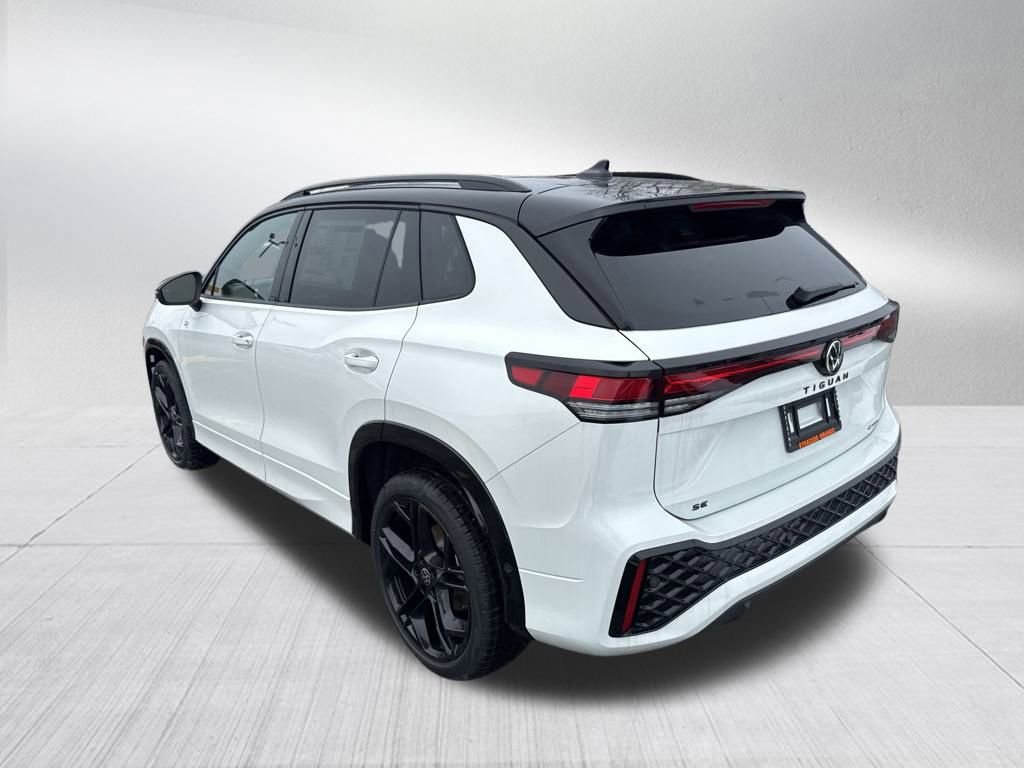 New 2026 Volkswagen Tiguan SE R-Line image 3