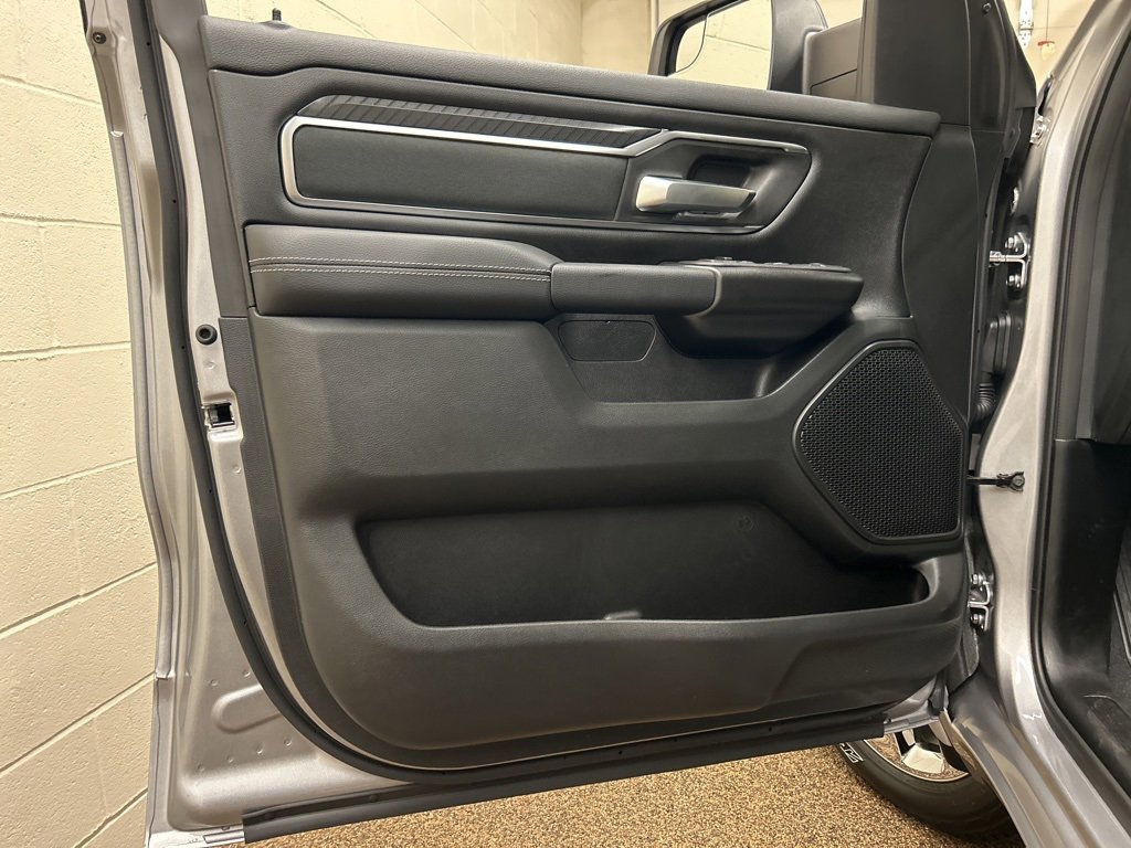 New 2026 RAM 1500 4x4 Crew Cab image 13