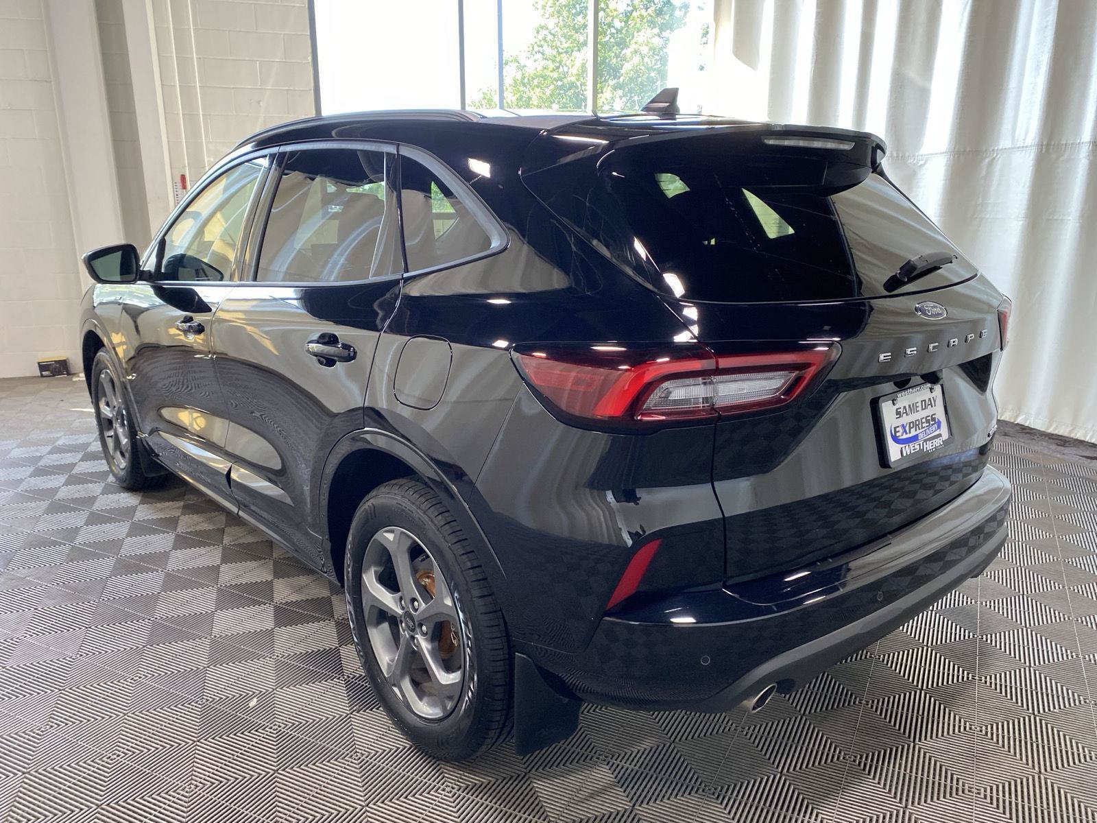 Used 2023 Ford Escape ST-Line Select w/ Tech Pack #2 AWD/4WD image 6