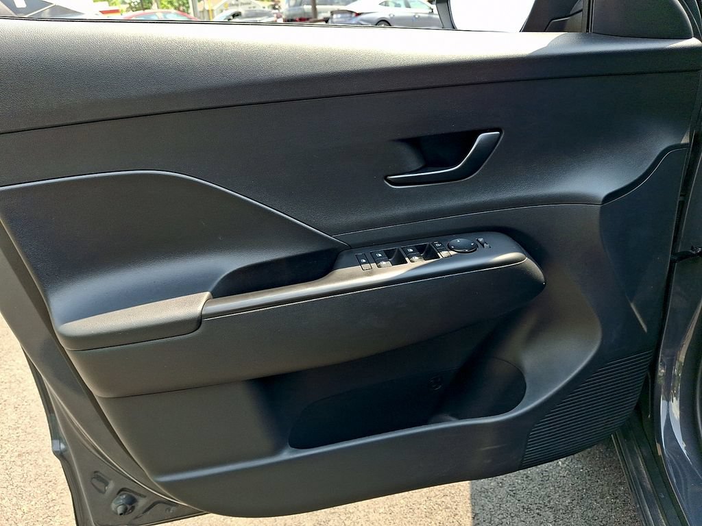 Certified 2024 Hyundai Kona SEL AWD/4WD image 14