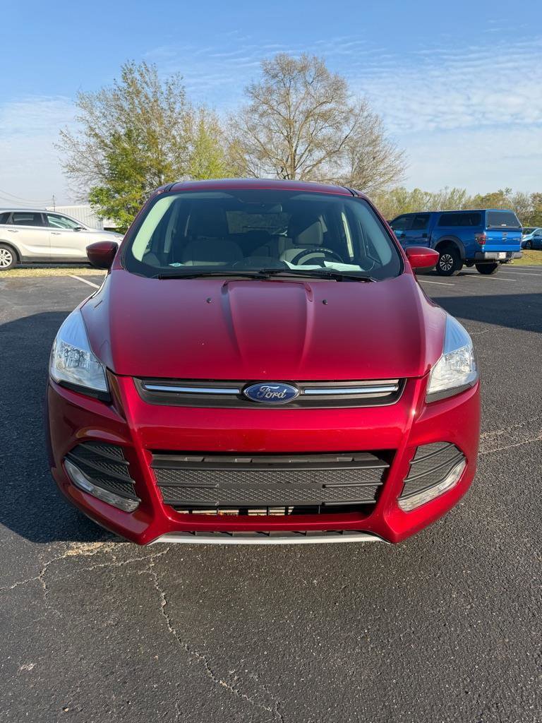 Used 2016 Ford Escape SE image 2