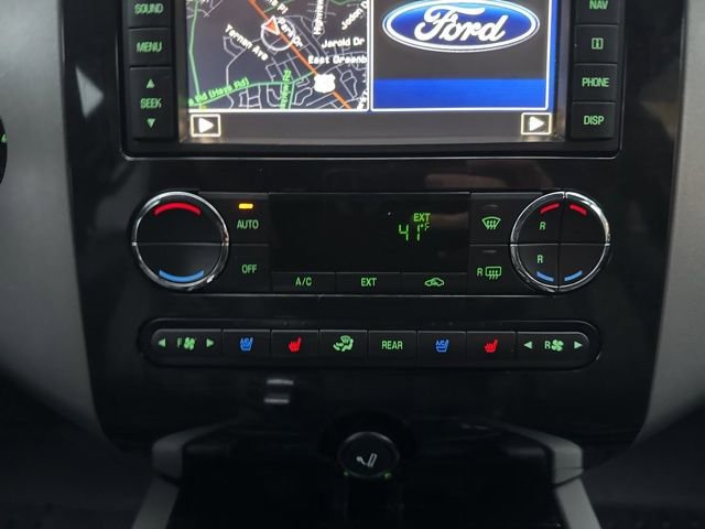 Used 2013 Ford Expedition Limited image 29