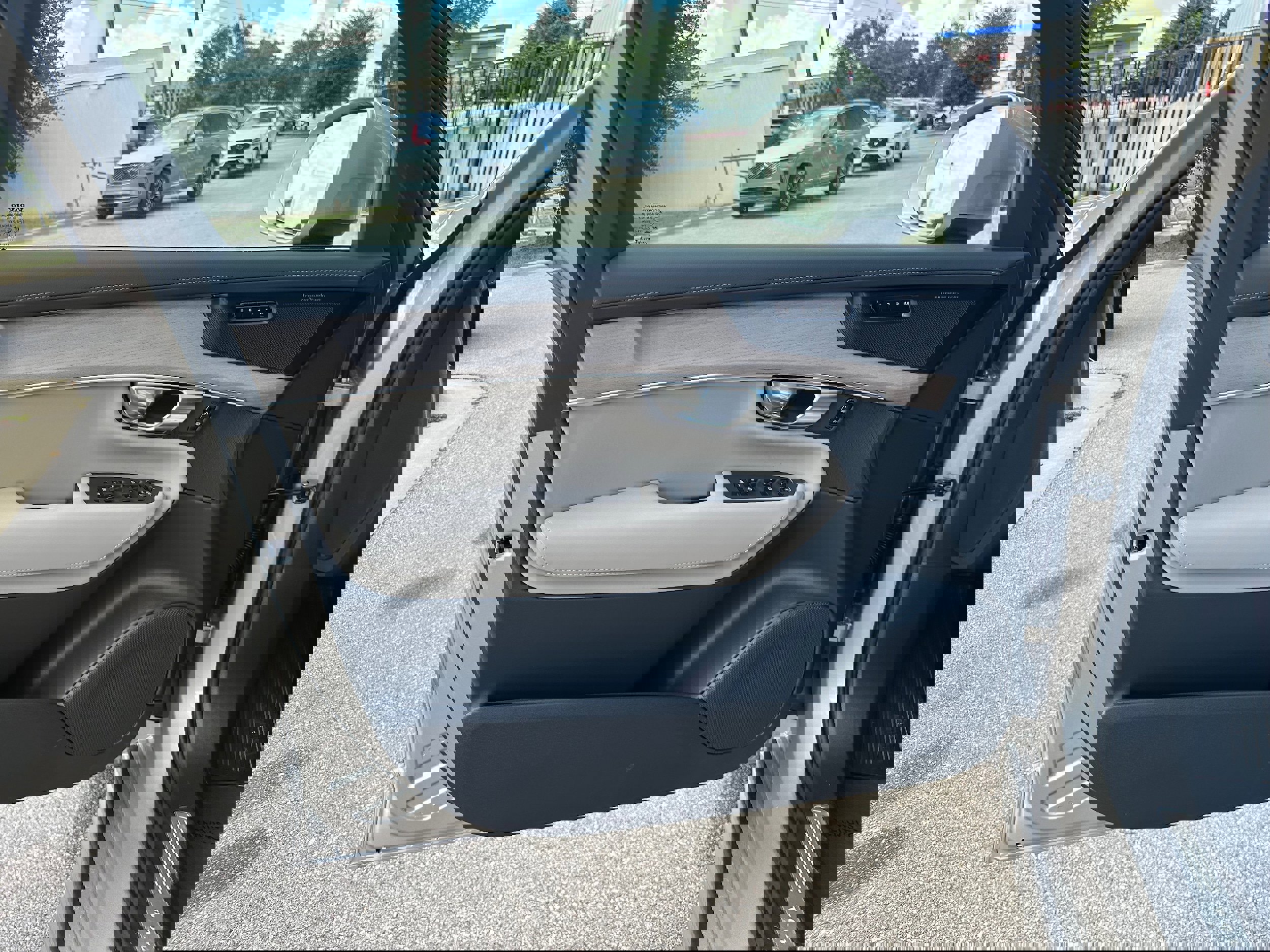 New 2026 Volvo XC90 B5 Plus image 18