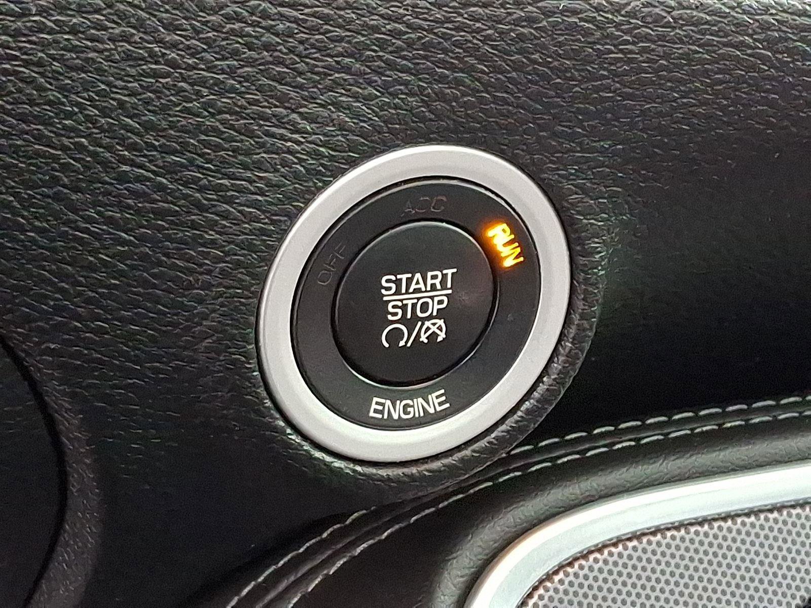 Used 2016 Dodge Challenger R/T Scat Pack w/ Leather Interior Group image 25