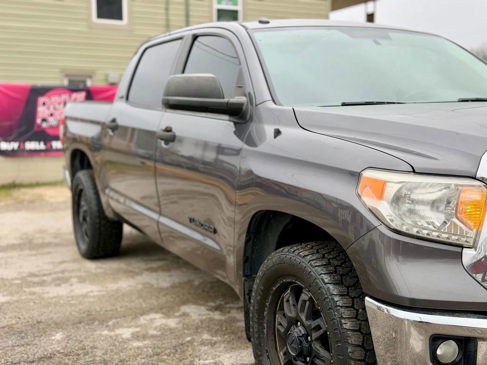 Used 2017 Toyota Tundra SR5 RWD image 11