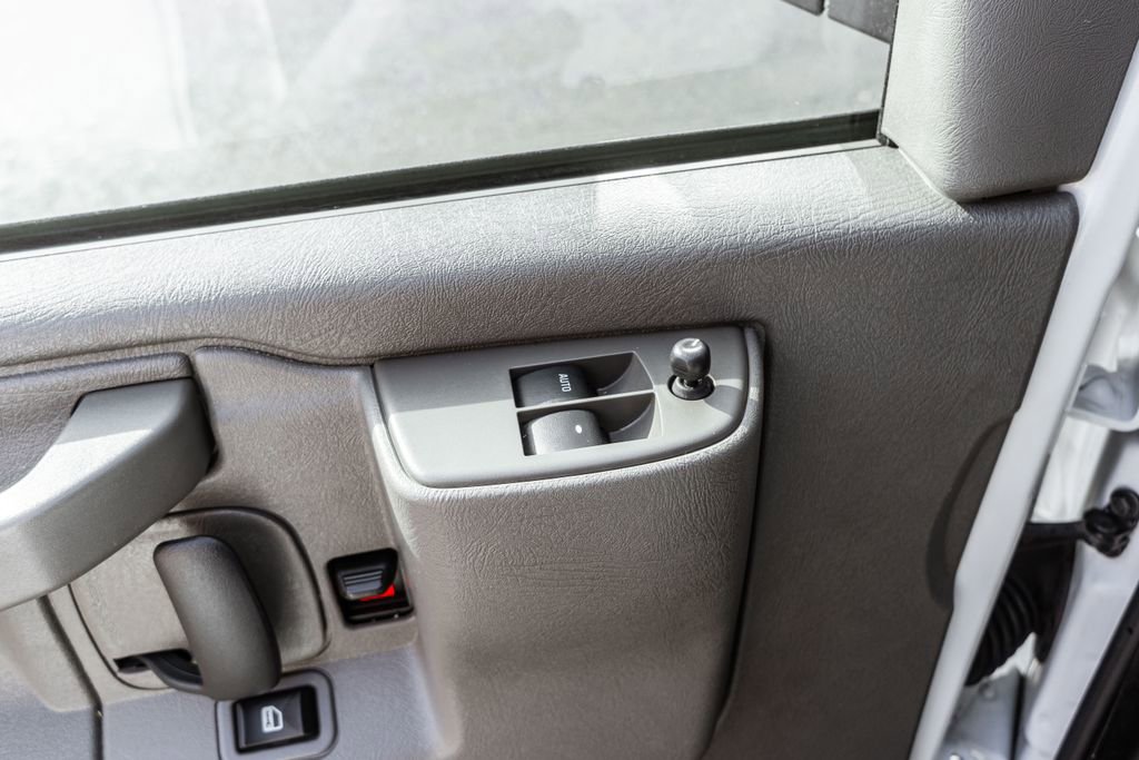 Used 2024 GMC Savana 2500 w/ Driver Convenience Package image 12