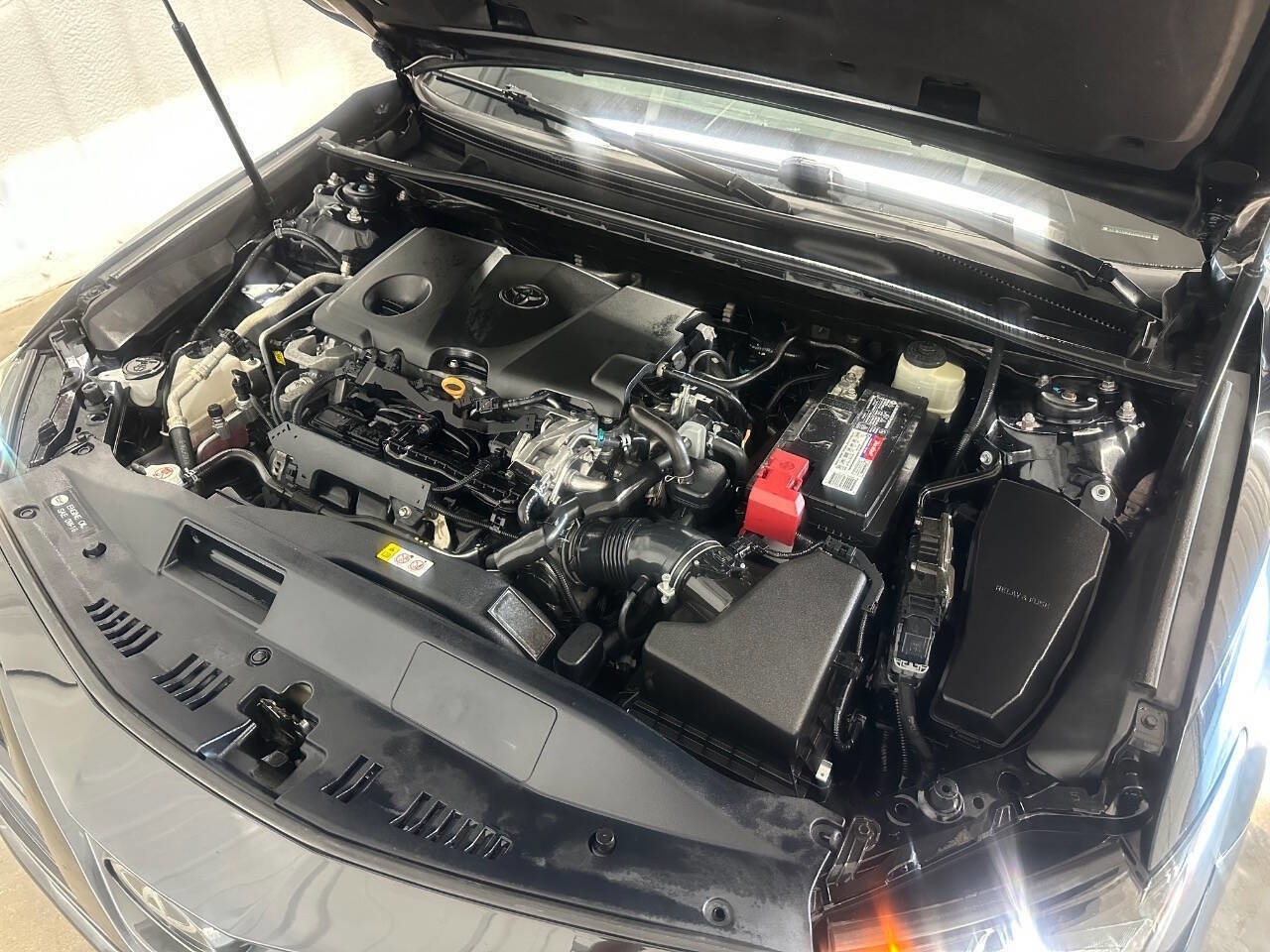Used 2018 Toyota Camry LE image 33