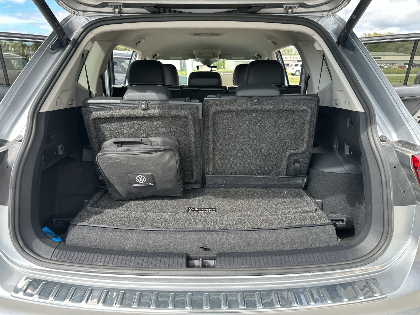 Used 2023 Volkswagen Tiguan SE FWD image 31