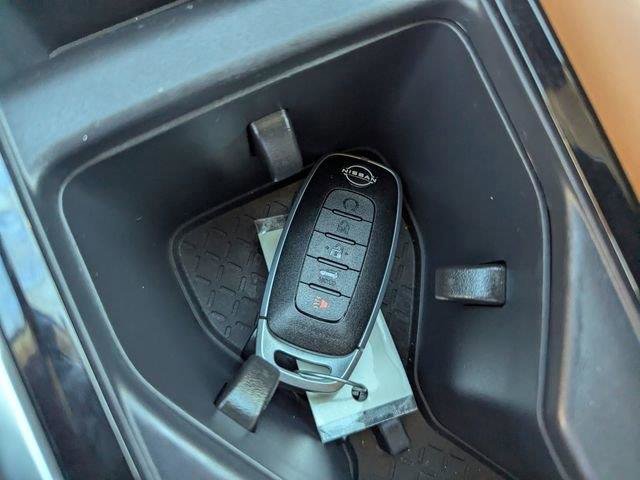 Used 2025 Nissan Pathfinder Platinum w/ Cargo Package image 27