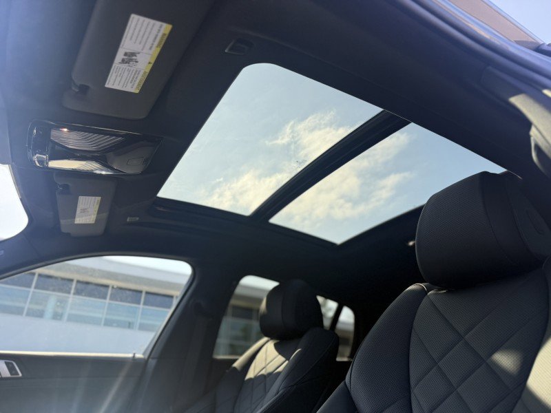 Certified 2024 BMW X6 xDrive40i w/ M Sport Professional Package image 12