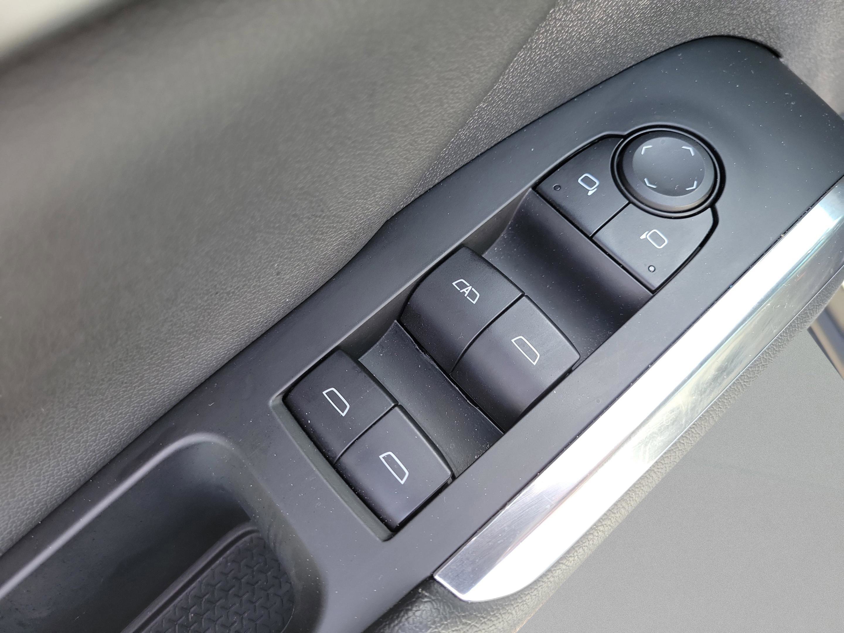 Used 2024 Chevrolet Traverse LT FWD image 19
