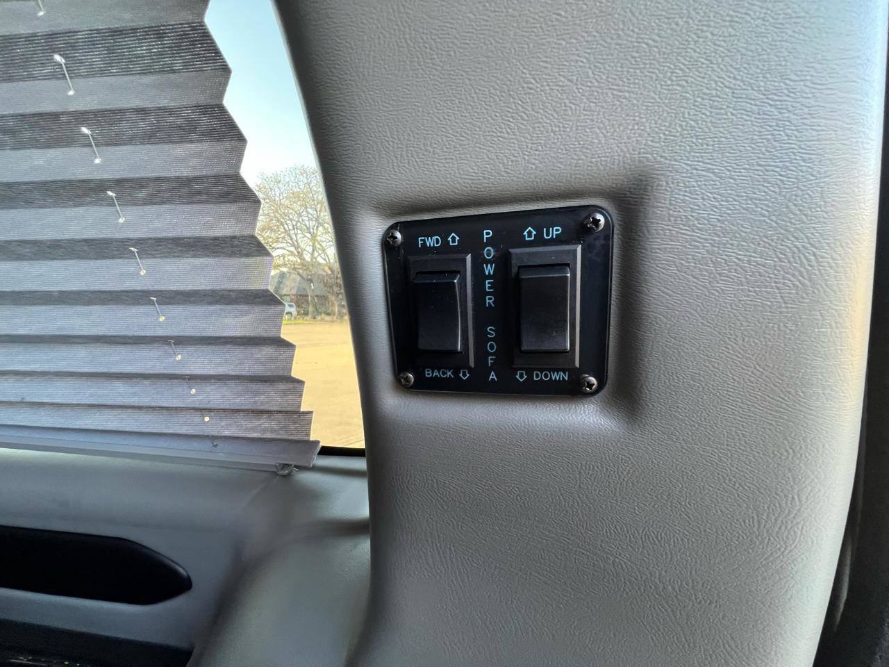 Used 2019 GMC Savana 2500 Extended w/ Enhanced Convenience Package image 50