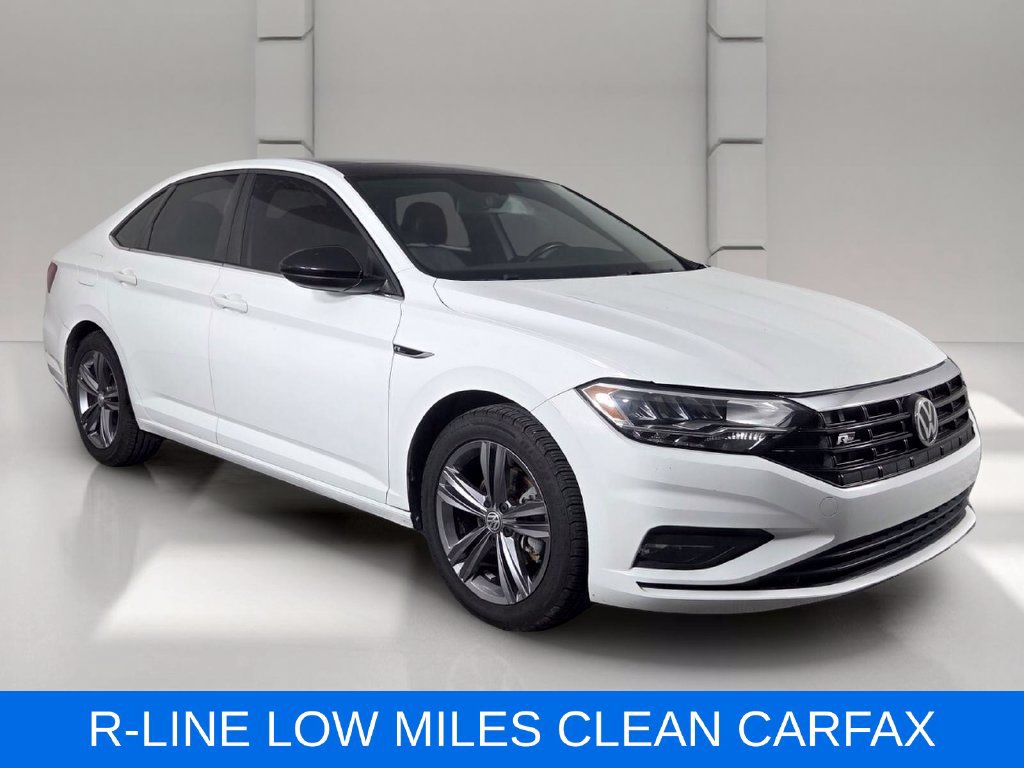 Used 2021 Volkswagen Jetta R-Line w/ R-Line Cold Weather Package FWD image 2