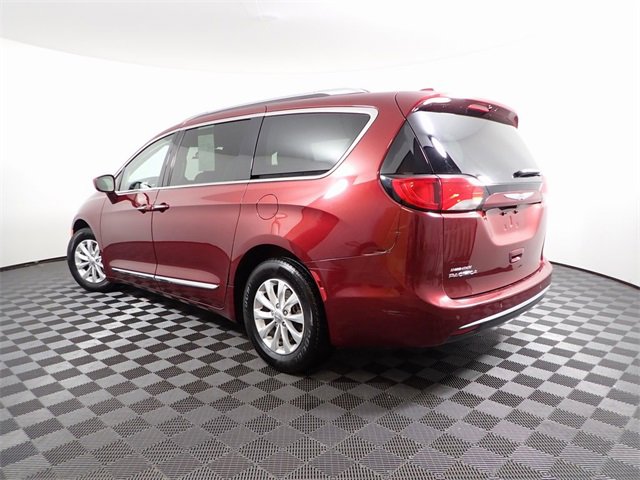 Used 2019 Chrysler Pacifica Touring-L image 10