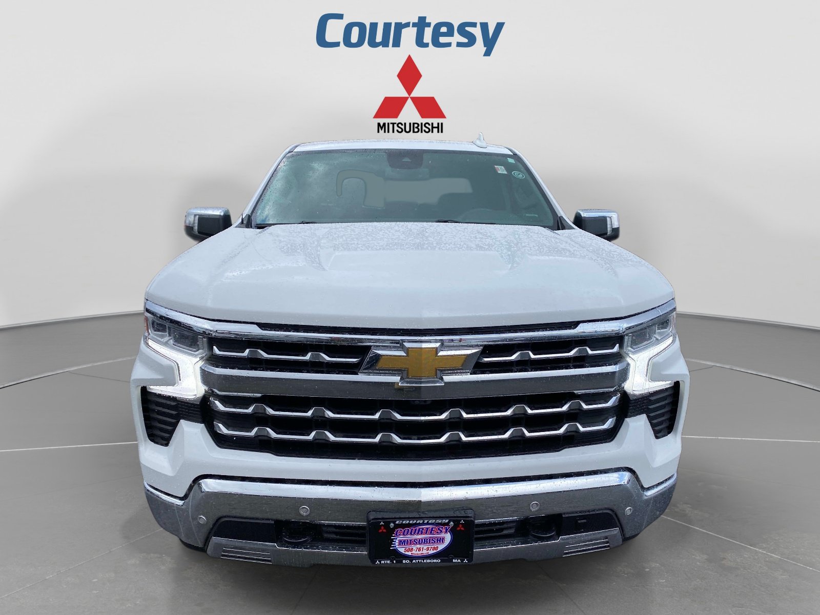 Used 2023 Chevrolet Silverado 1500 LTZ AWD/4WD image 9