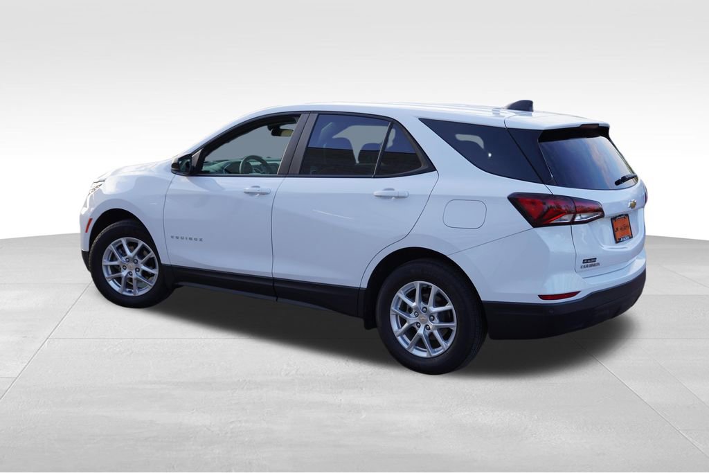 Certified 2024 Chevrolet Equinox LS w/ LS Convenience Package FWD image 8