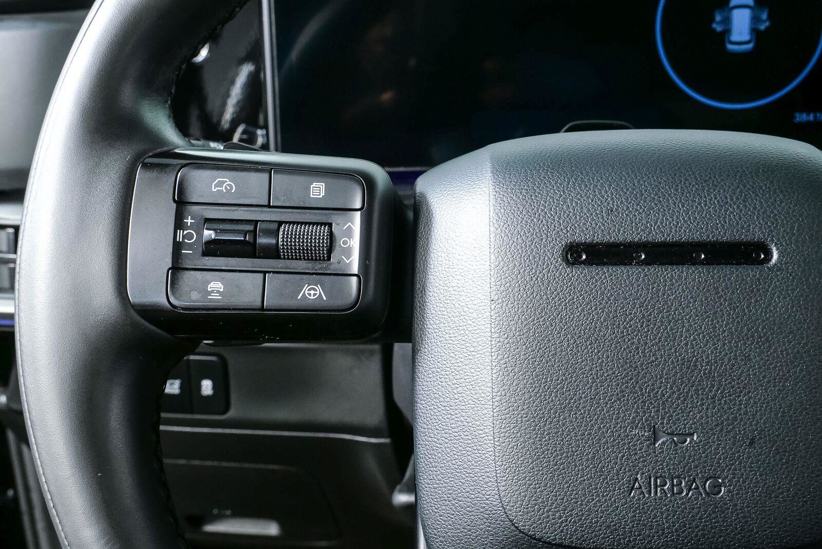 Used 2025 Hyundai Santa Fe Calligraphy FWD image 11