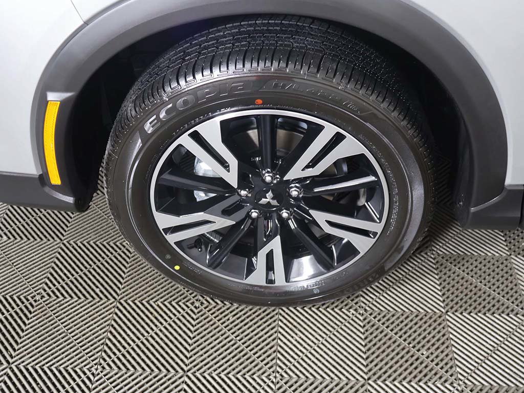 New 2026 Mitsubishi Eclipse Cross SE AWD/4WD image 17