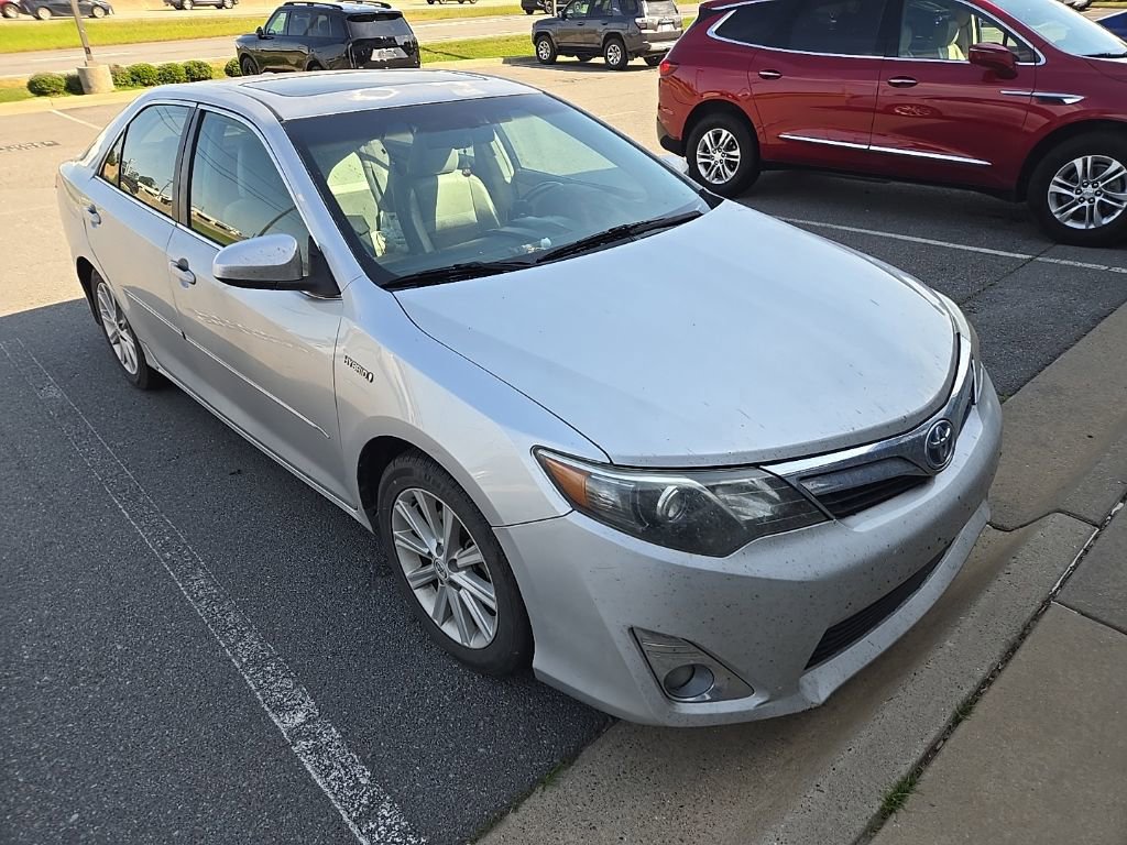 Used 2012 Toyota Camry XLE w/ Leather Pkg FWD image 2