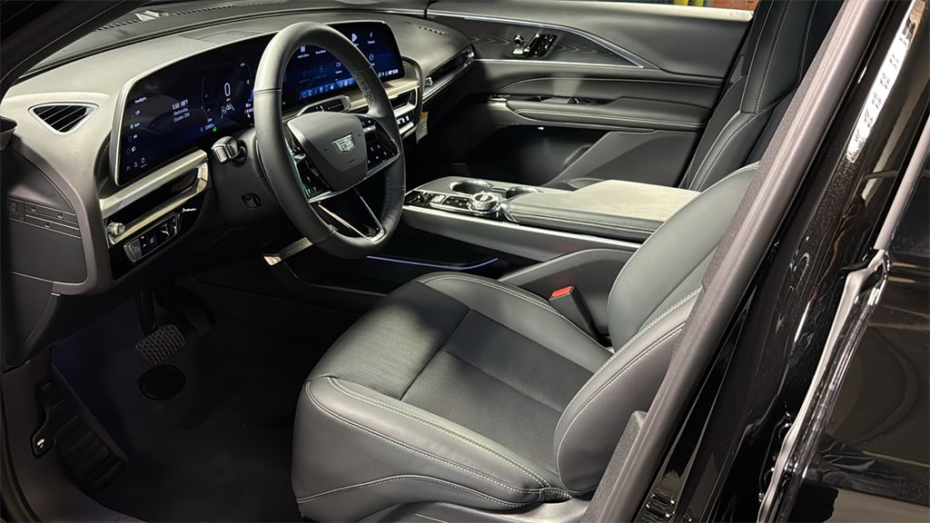 Used 2025 Cadillac Lyriq Sport image 25