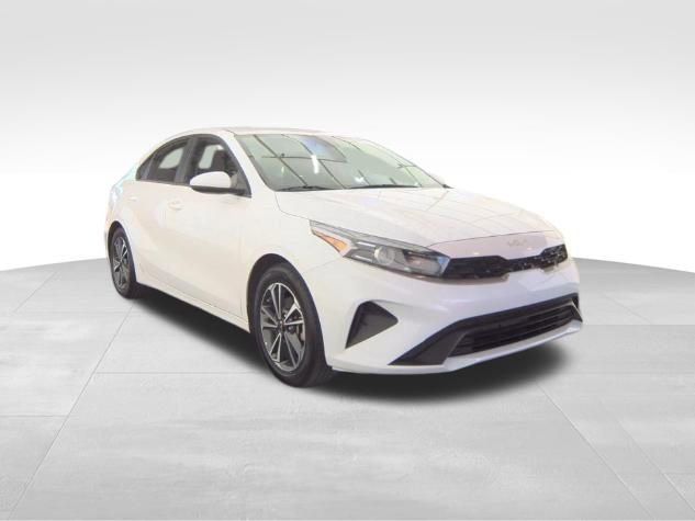 Used 2024 Kia Forte LXS FWD image 3