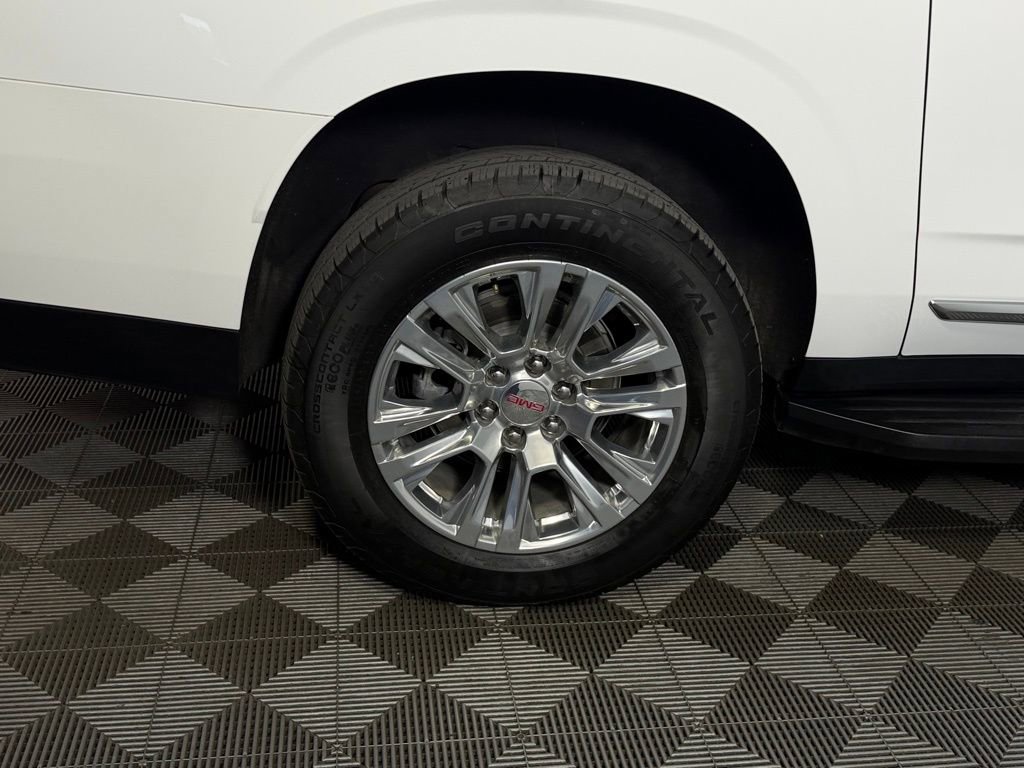 Used 2025 GMC Yukon XL Denali AWD/4WD image 12