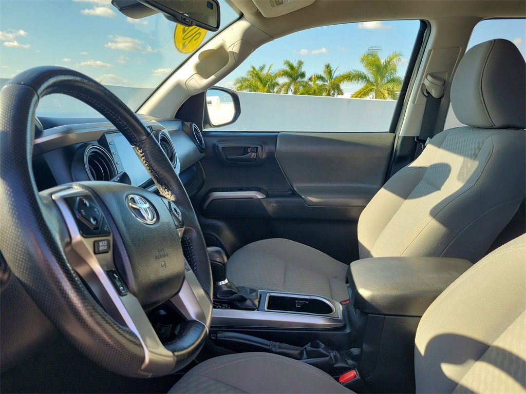 Used 2022 Toyota Tacoma SR5 w/ Technology Package image 18