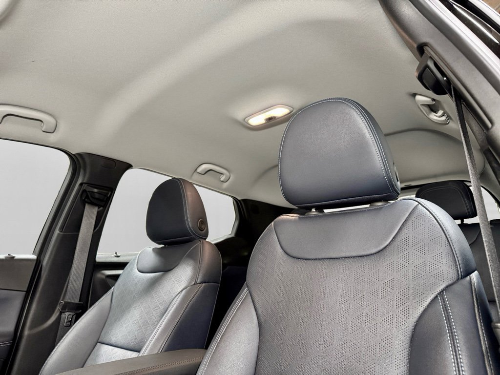 Used 2023 Chevrolet Bolt EUV Premier FWD image 23