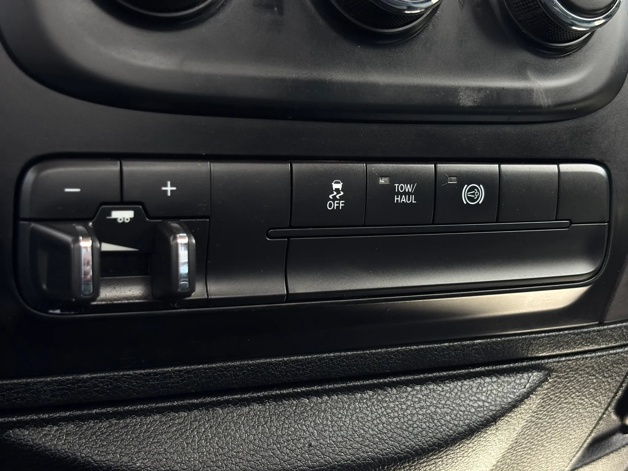Used 2018 RAM 3500 Tradesman w/ Chrome Appearance Group AWD/4WD image 52