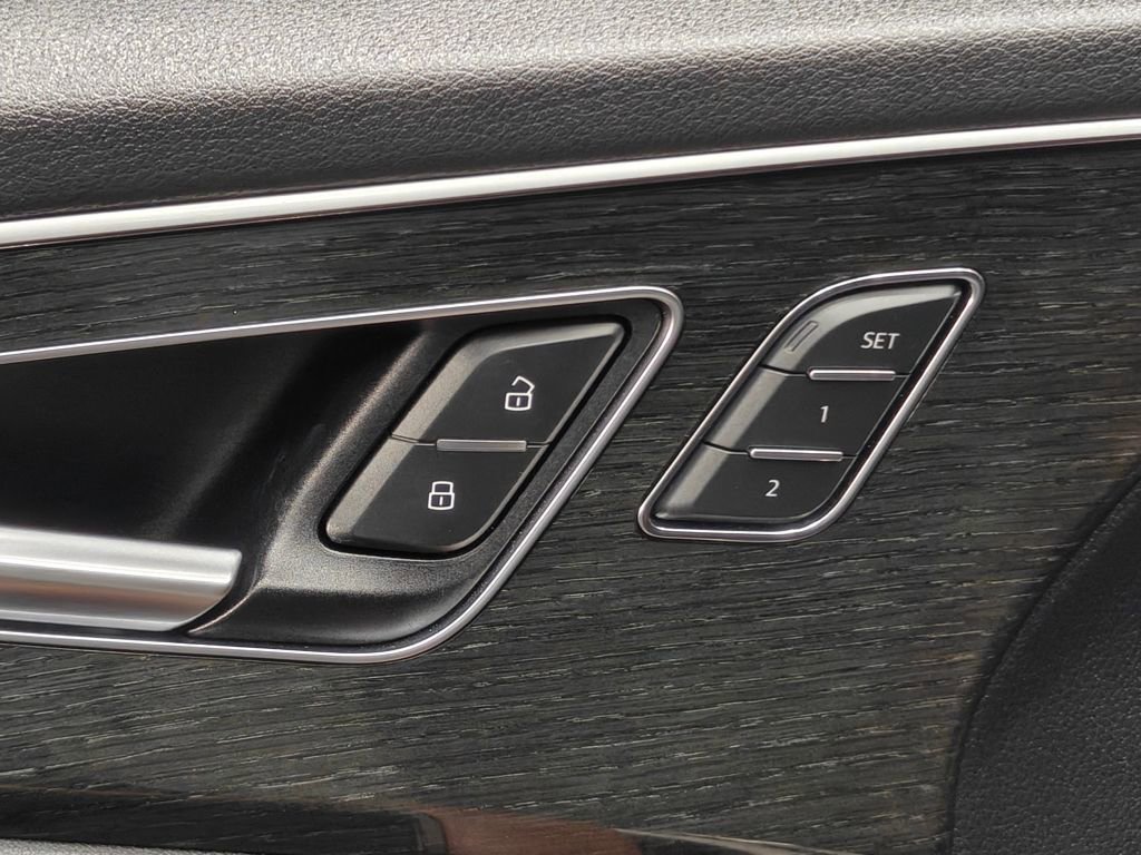 Used 2019 Audi Q8 Premium w/ Convenience Package image 59