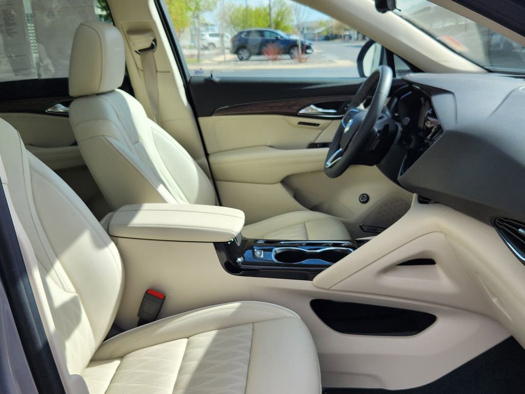 Used 2023 Buick Envision Avenir image 17