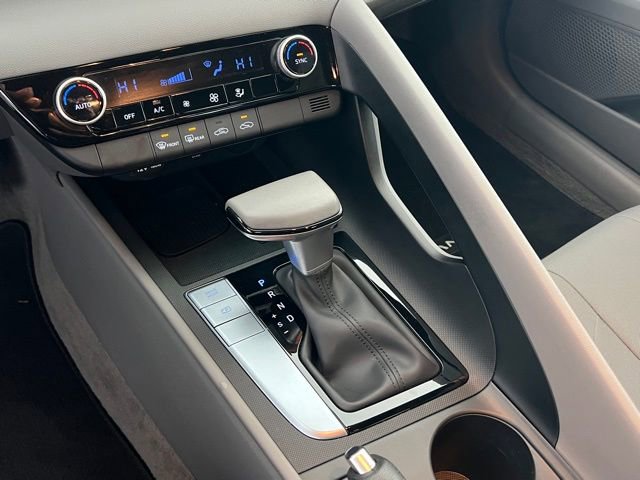 Certified 2025 Hyundai Elantra Sport image 20