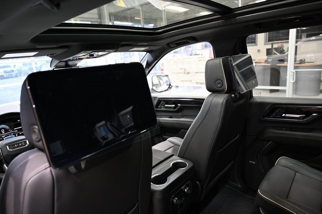 New 2026 GMC Yukon XL Elevation w/ Elevation Premium Package image 18