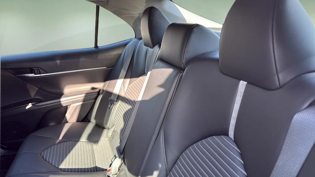 Used 2022 Toyota Camry SE image 14