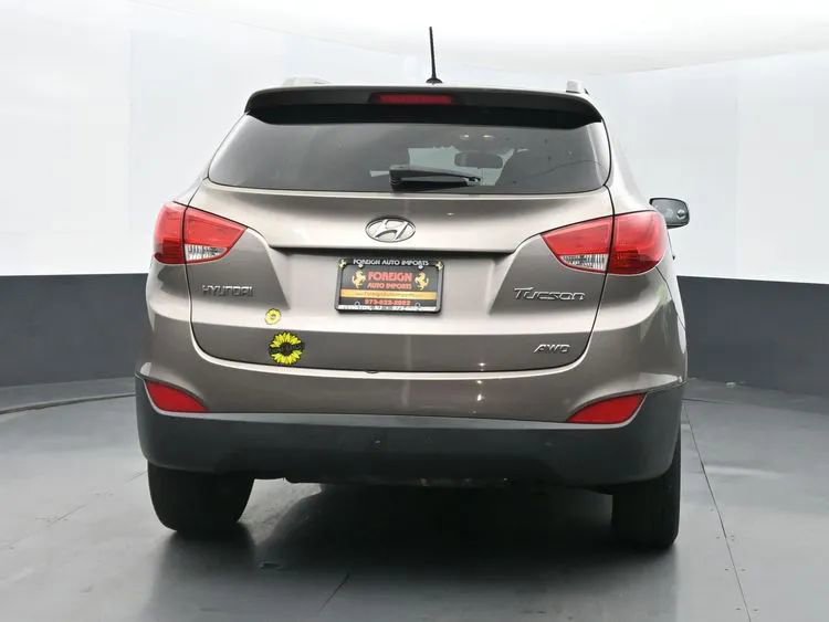 Used 2011 Hyundai Tucson GLS image 8