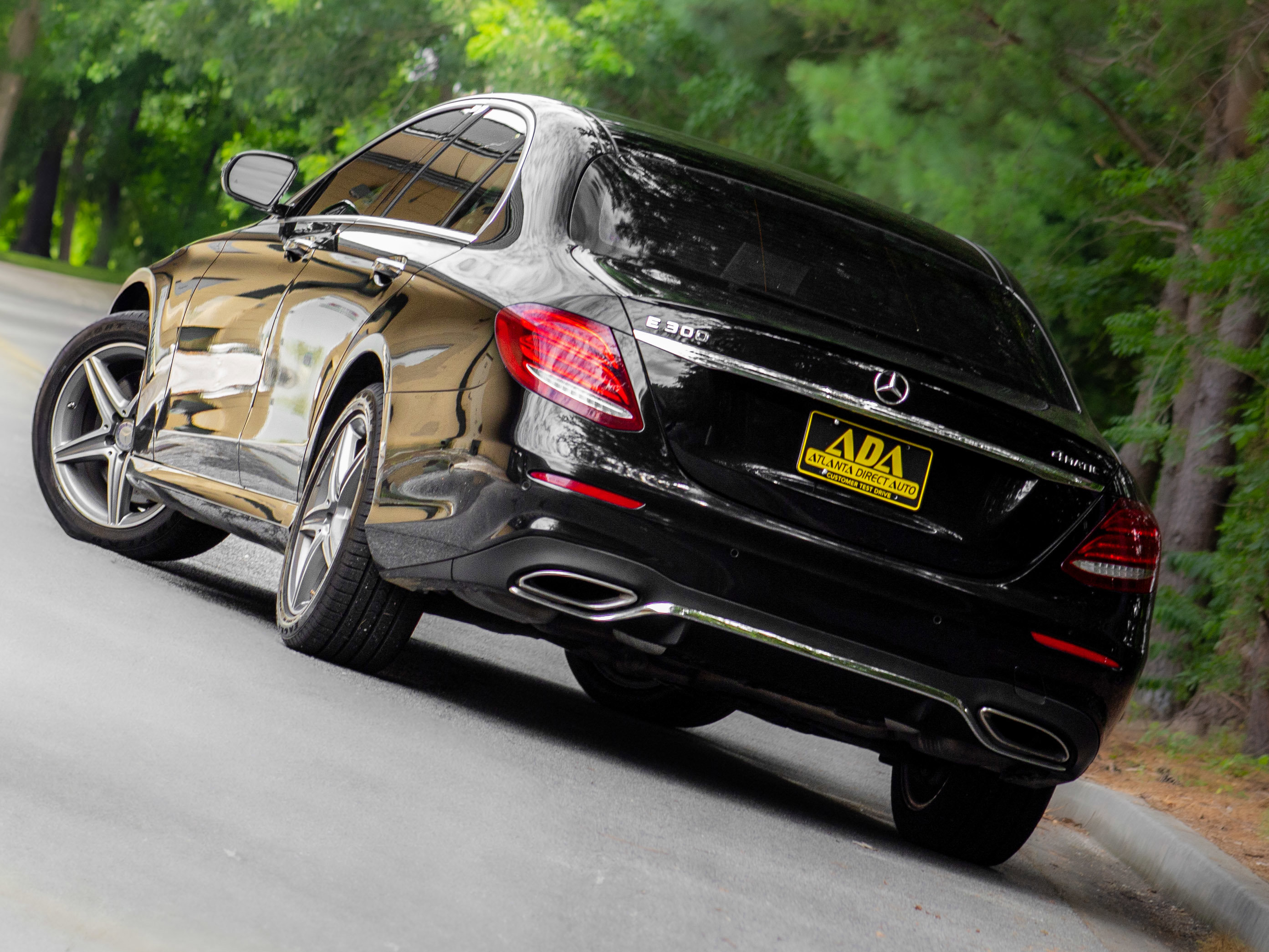 Used 2017 Mercedes-Benz E 300 4MATIC image 23