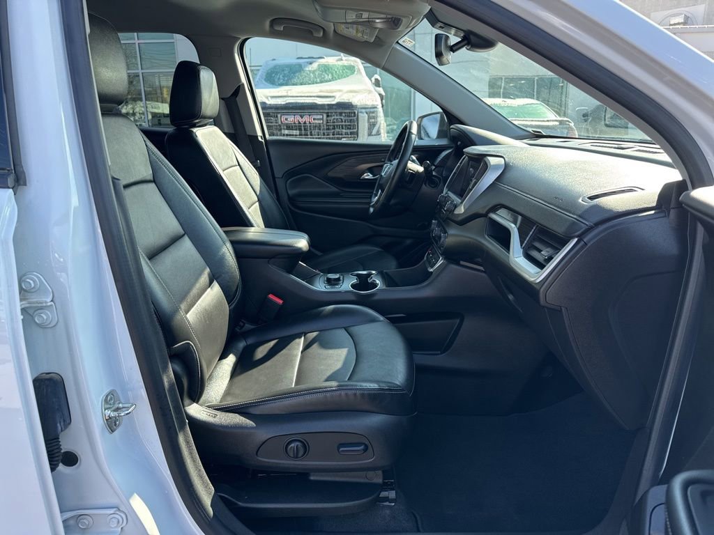 Used 2024 GMC Terrain SLT image 19