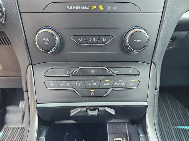 Used 2020 Ford Edge SE FWD image 27