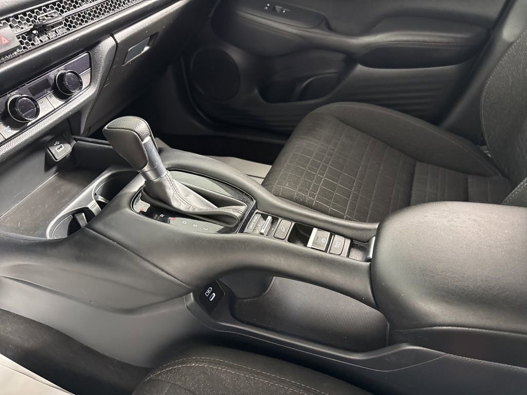 Used 2025 Honda HR-V LX image 25