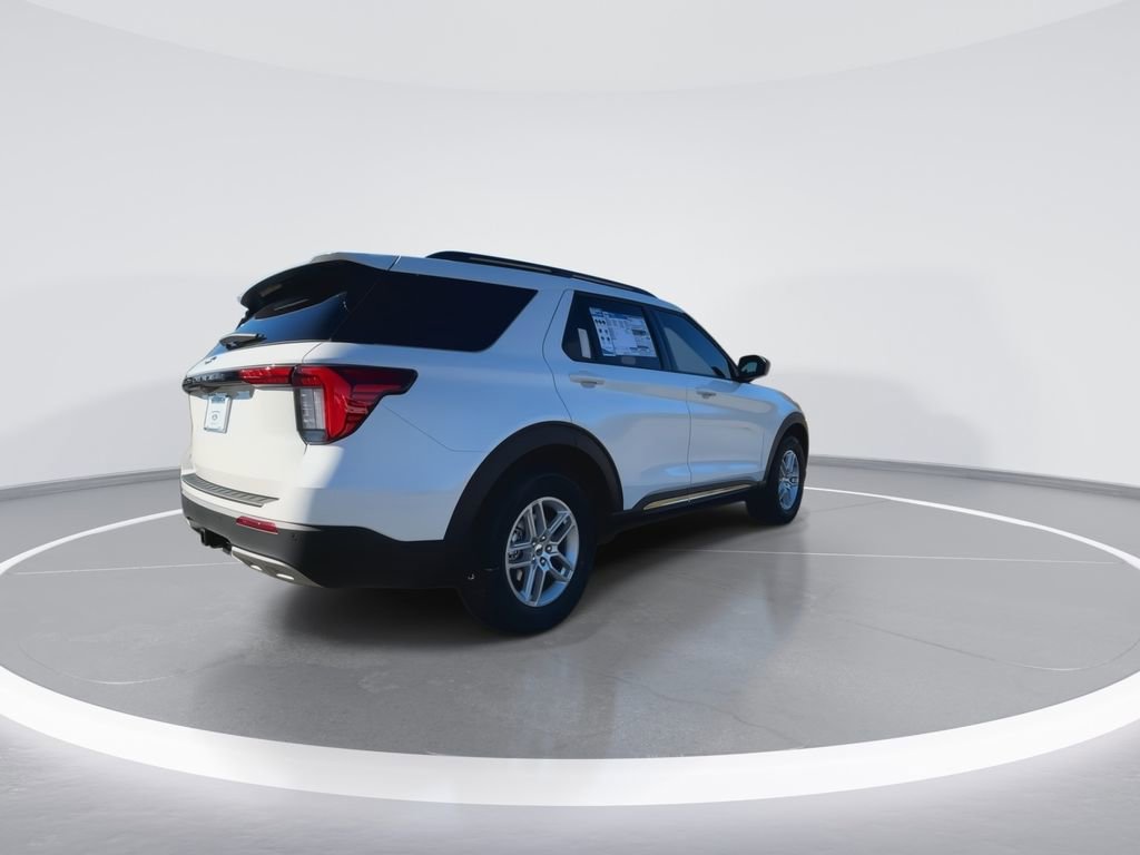 Used 2025 Ford Explorer Active w/ Active Comfort Package image 4
